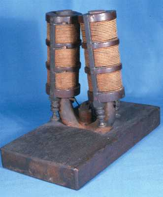 Один из первых электромагнитов Стёрджена