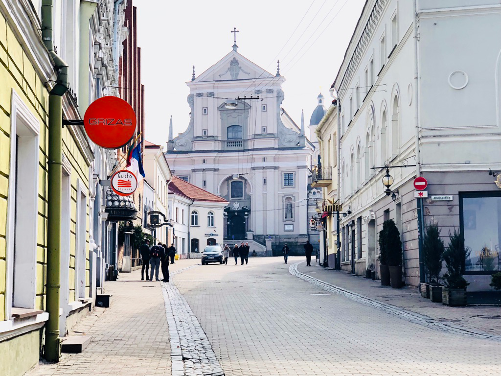 Вильнюс париж. Вильнюс париж. Литва 20 век. Вильнюс будапешт авиабилеты. Вильнюс париж.