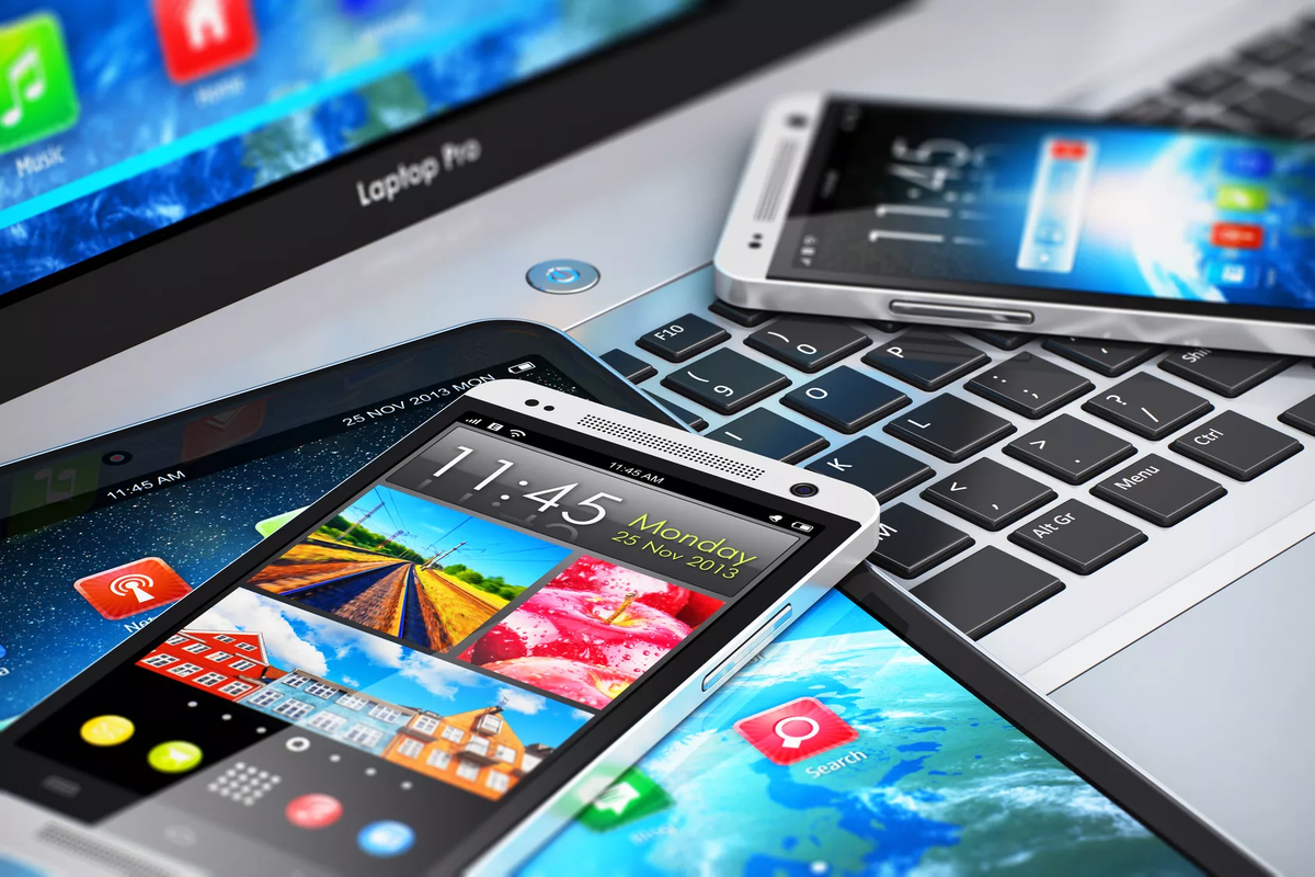 Apps on the go. Смартфон планшет. Ноутбук и смартфон. Смартфоны. Смартфоны планшеты и гаджеты.
