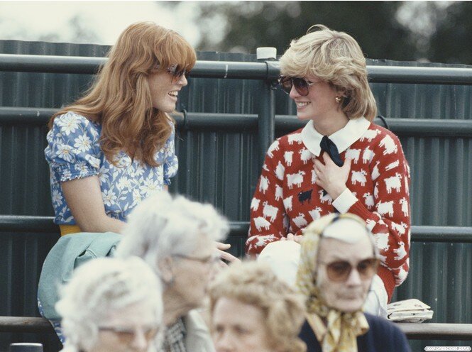 Юные Диана и Сара