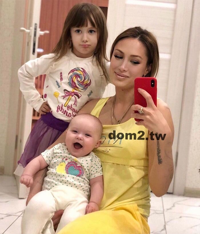 Алена Ашмарина радуется, что у нее есть две прелестные дочки