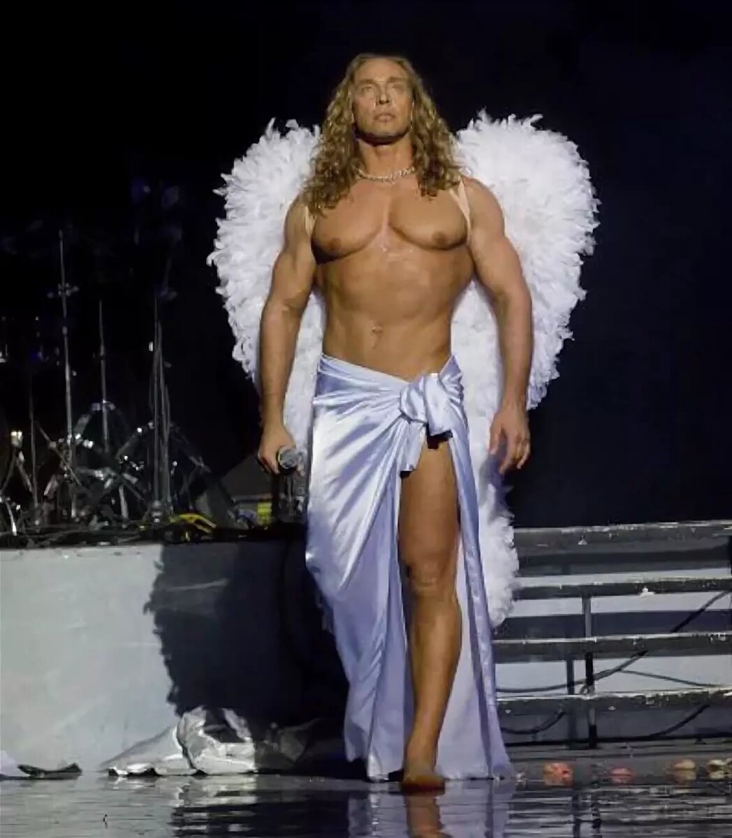 тарзан на сцене с женщиной в простыне. тарзан сергей глушко стриптиз. сергей глушко стриптизер. тарзан глушко рост. сергей глушко стриптиз.