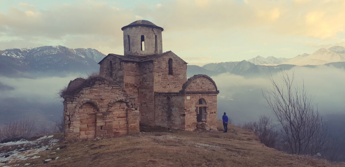 Сентинский храм Домбай