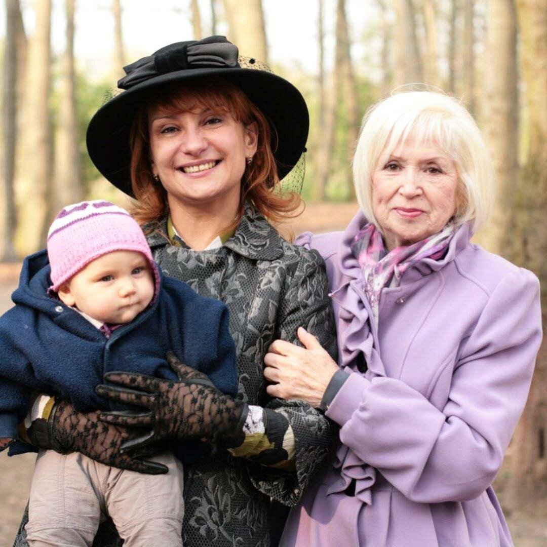 На фото две бабушки: арджунина и моя, то есть моя мама и моя бабушка. Лайк?)