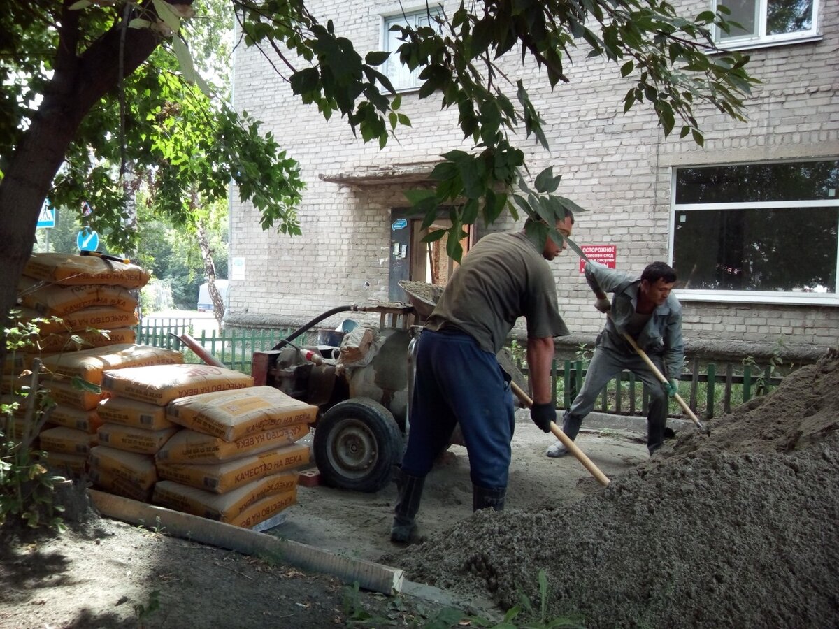 Вот так выглядит процесс получения полусухой стяжки