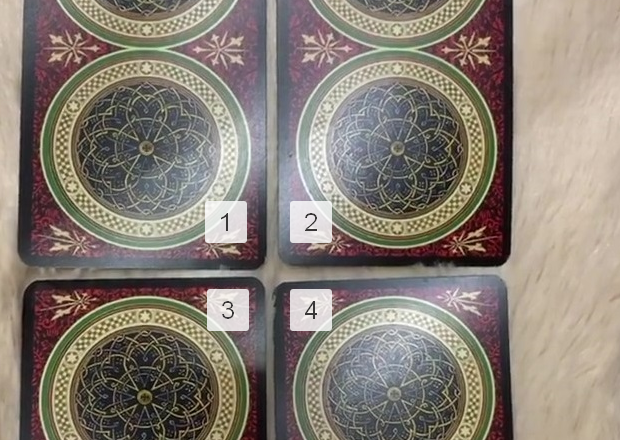 выбирайте 1 из 4 карт