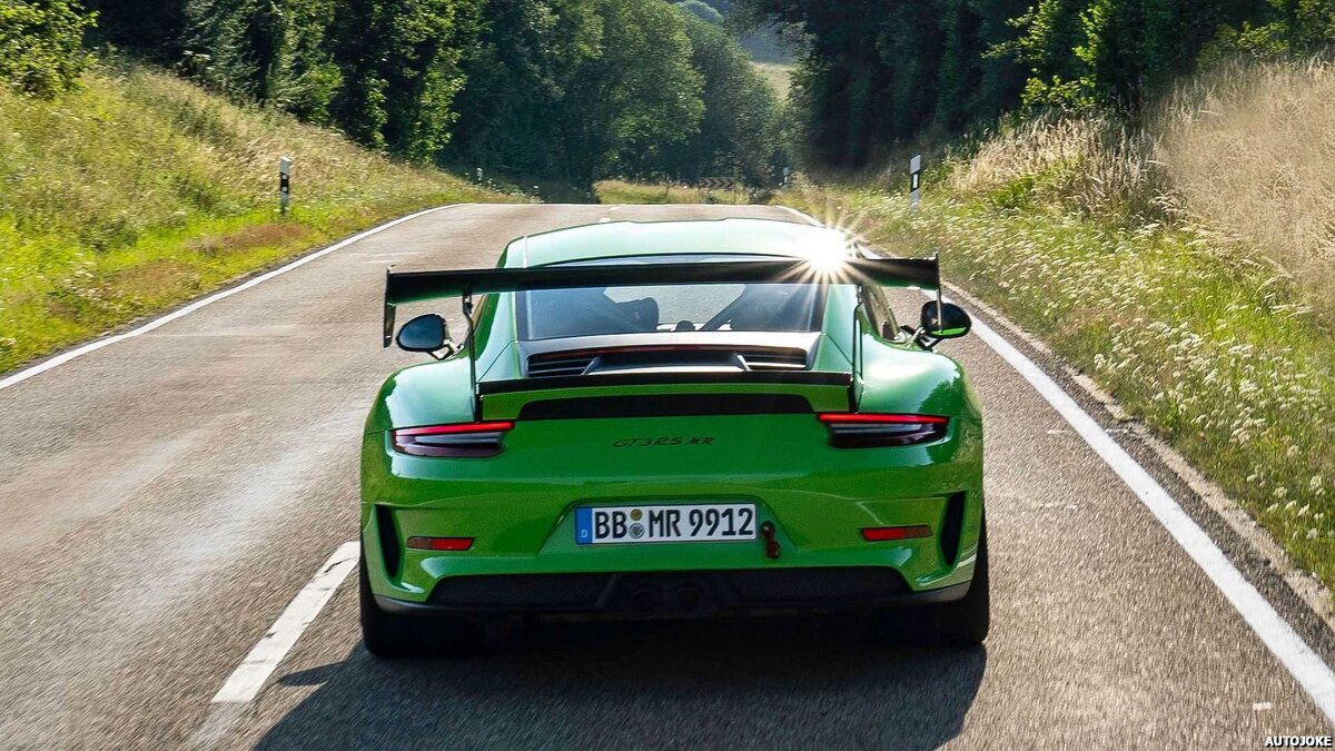 Порше 911 gt3 RS зеленый