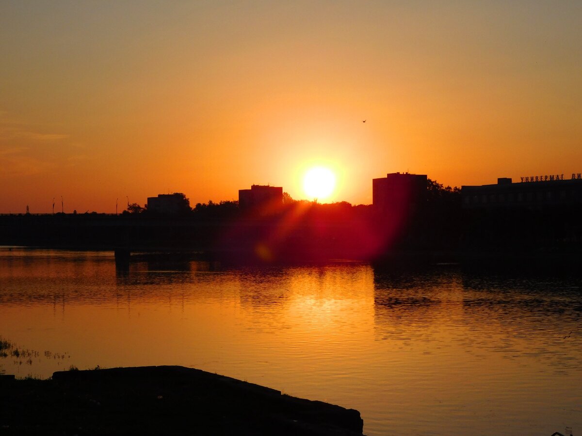 Рассвет над рекой Волхов.