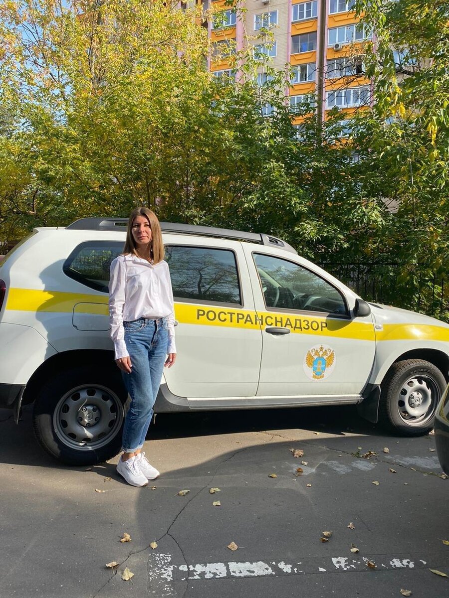 На фото: Сокирка Ю.С. Рядом с офисом Центрального МУГАДН. Автор: Сокирка Мария