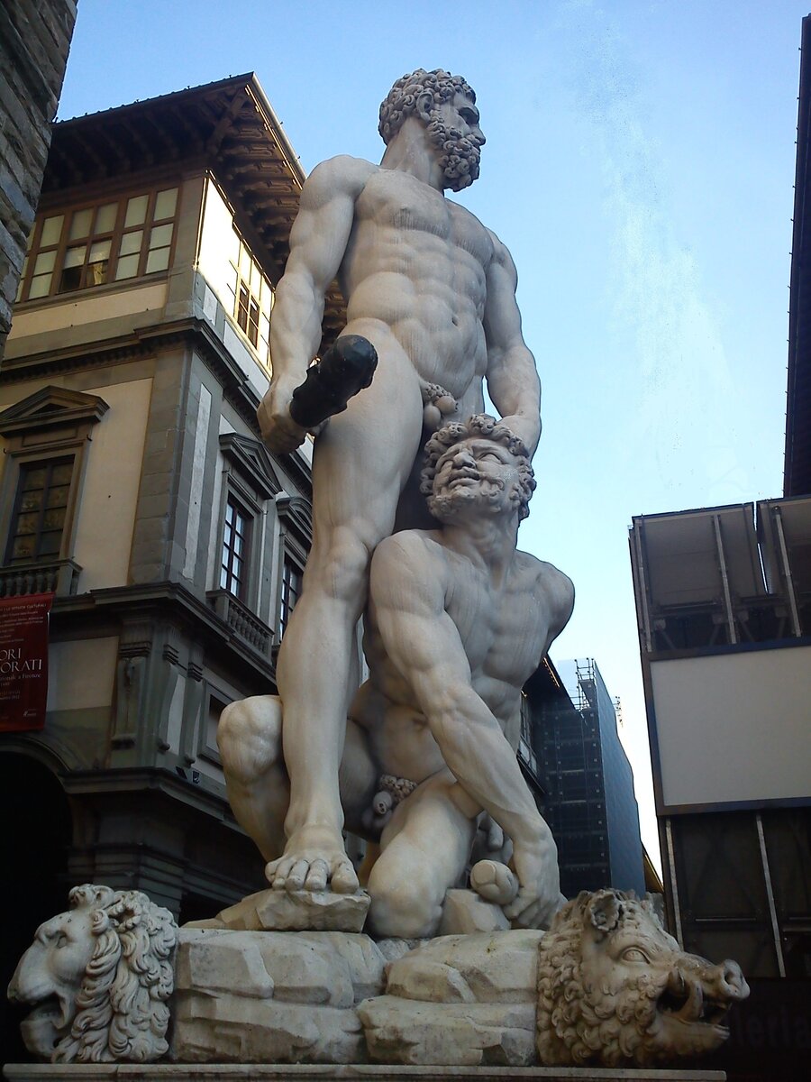 Fig. 3. Italy, Florence, Palazzo Vecchio, Hercules beats the man to with a club.