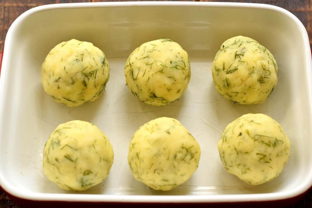 Картофельные гнезда с мясной начинкой и сыром