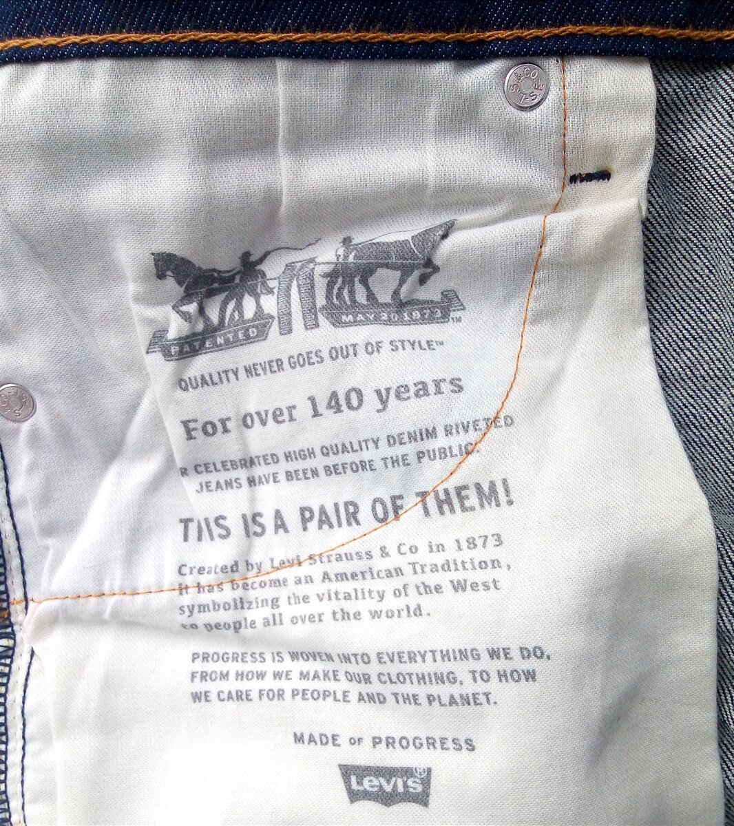 Рисунок на карманах - не главное. На карманы у лицензионных левисов идет плотная, ткань, в отличии от контрафакта.. 