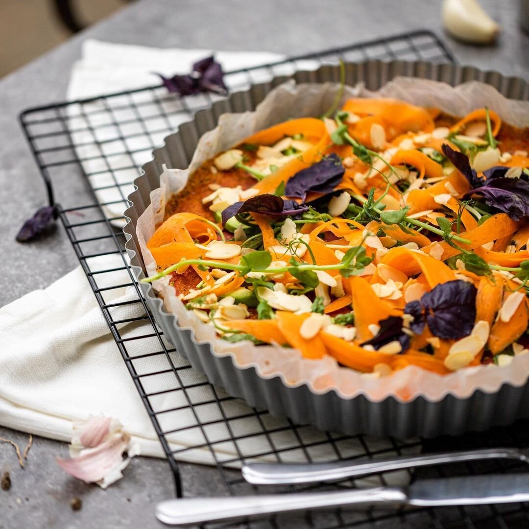 вкусная овощная пицца