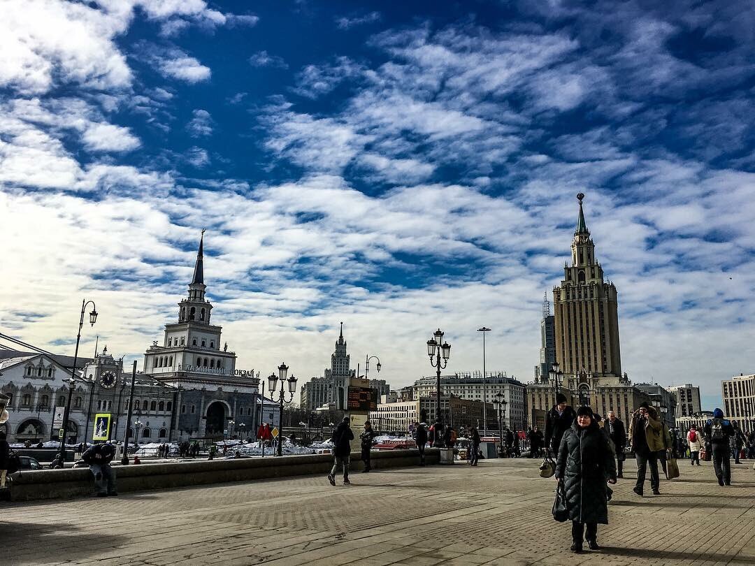 Площадь трех вокзалов в москве фото