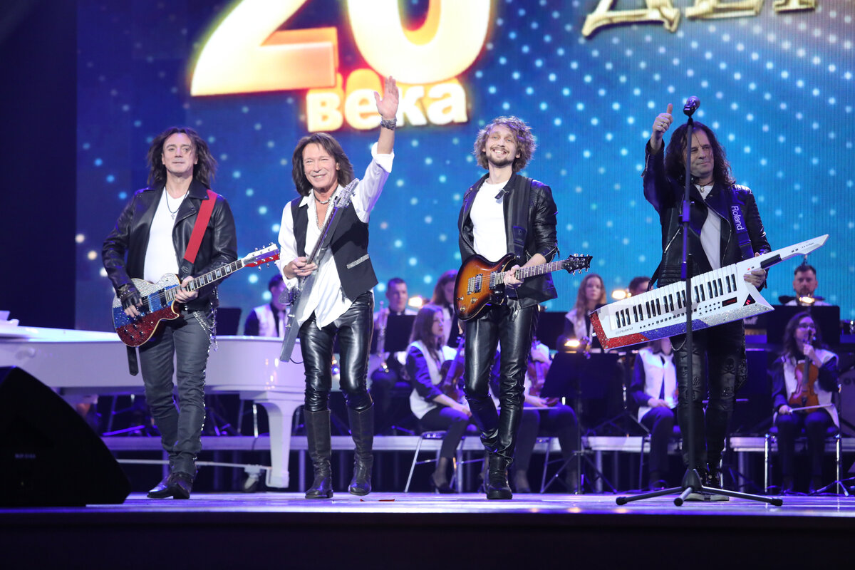 Фото с гала-концерта, посвященный Леониду Дербеневу