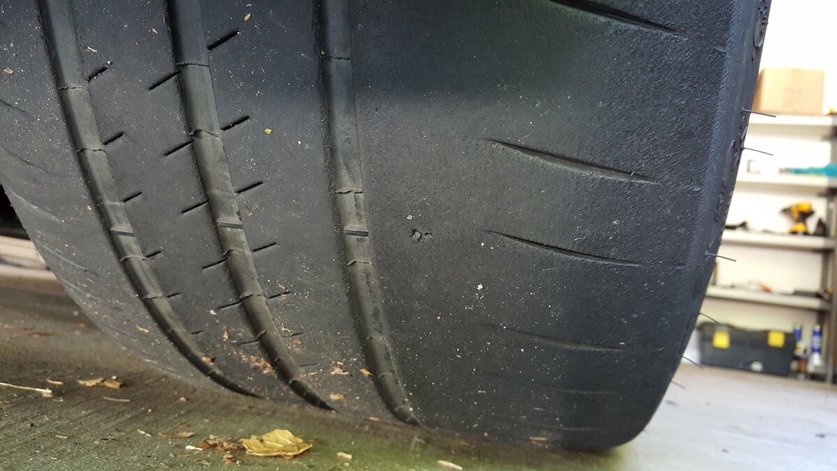 На переднеприводных шинах износ будет неравномерным