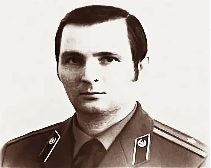 Советский офицер, иск к ЦРУ или жизнь дороже?