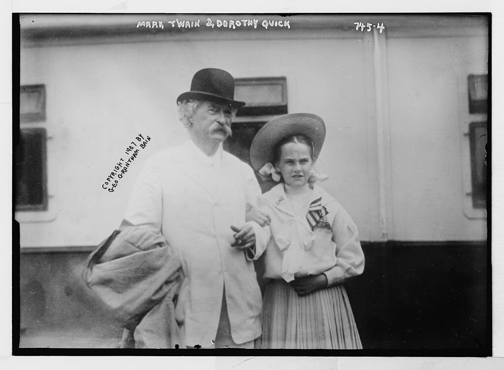 https://picryl.com/ru/media/mark-twain-and-dorothy-quik-arm-in-arm