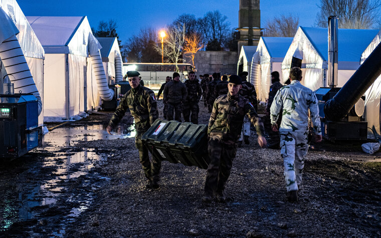    НАТО столкнулась с дефицитом военной техники и вооружения, сообщает Томаш Шатковский