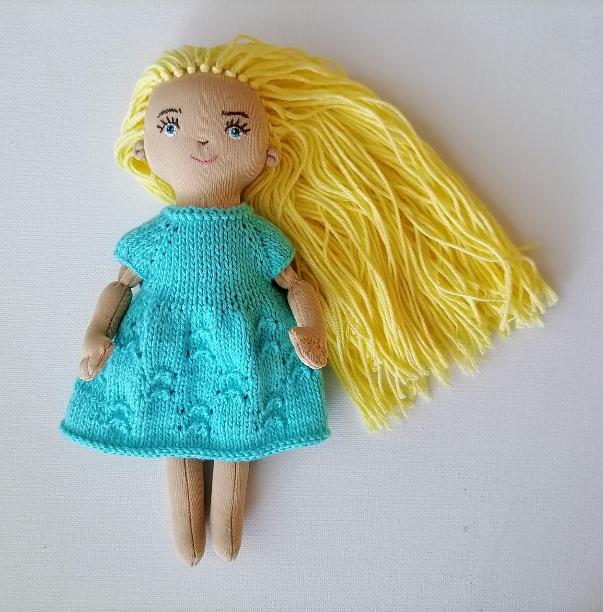 Куколка в платье