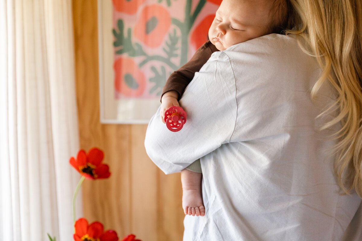 20-ая неделя беременности – тот срок, когда шанс ошибки в определении пола на УЗИ минимален, и можно приступать к покупке первых товаров для малыша