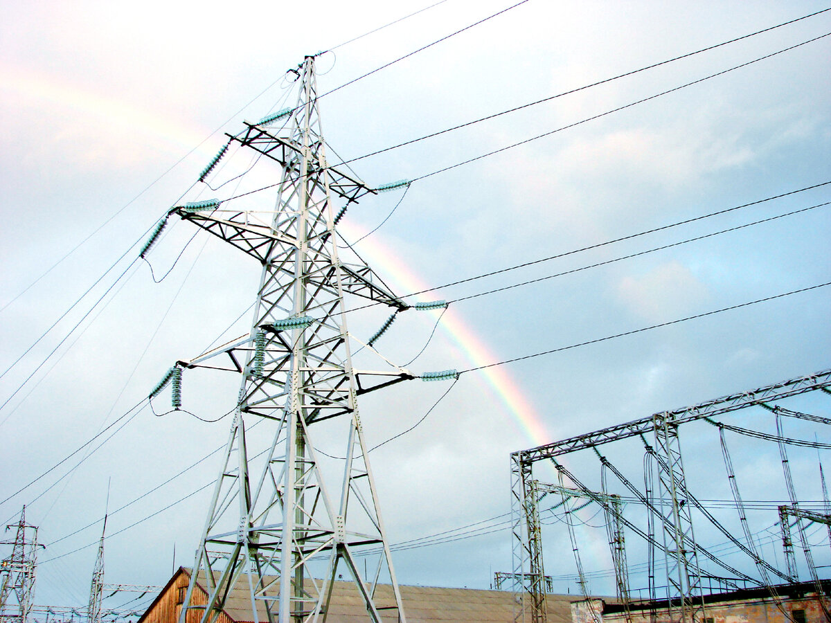 Опора двухцепной ЛЭП