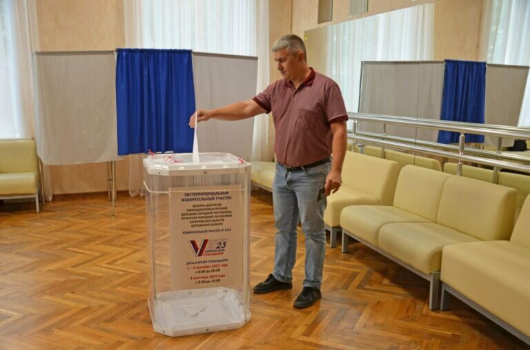    Жители новых регионов РФ начали голосовать на экстерриториальном участке в Оренбурге Белов Михаил Александрович