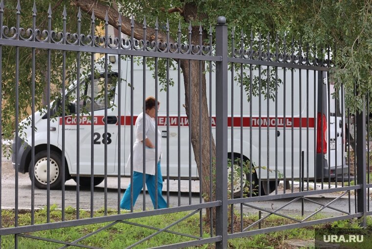    Девочку госпитализировали с ушибом головы