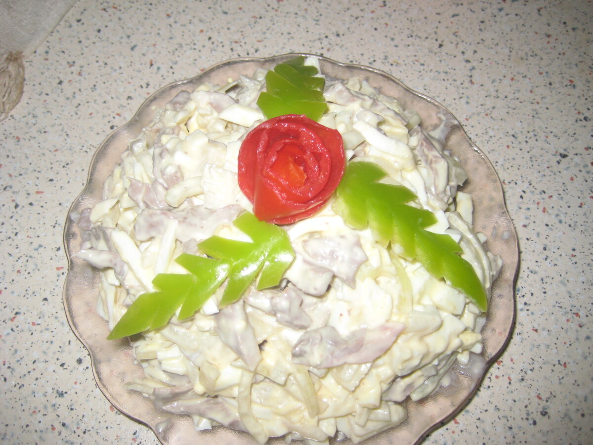 Предлагаю вам рецепт вкусного салата из сердца, который быстро готовится и получается очень вкусным.