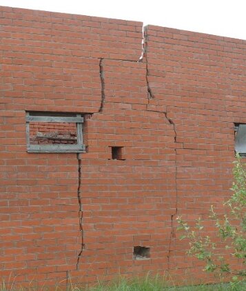  В этом случае устранение просадки фундамента - необходимый процесс