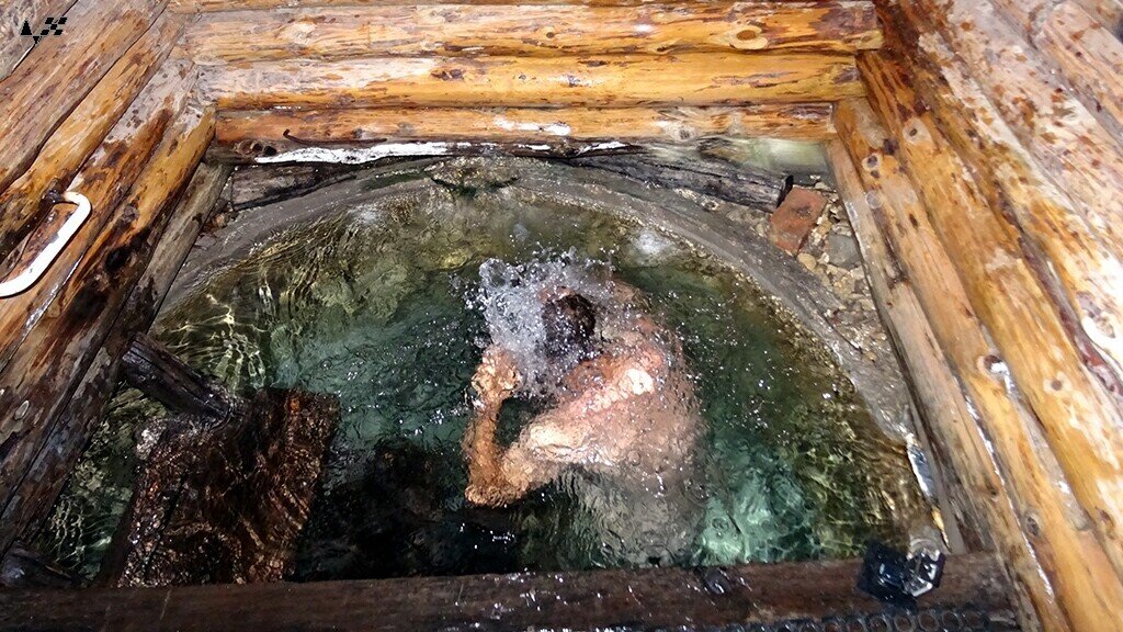 Святой источник с минералами. Святой источник тихвинской иконы божией матери. Радонежский святой источник. Колюпаново купель. Родник в крыму.