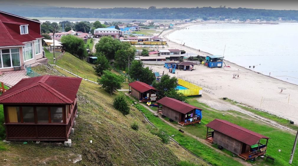 Лукоморье находка. Пляж Антарес находка. Бухта Антарес находка. Антарес база отдыха в Находке. Лагерь Антарес находка.