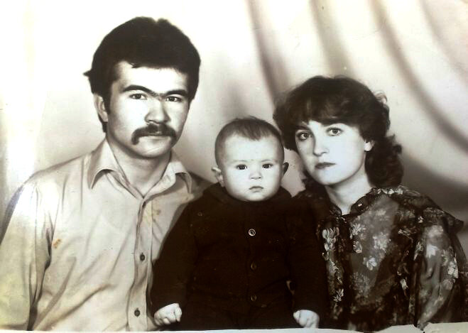                                                              Павел Грудинин с родителями в детстве 