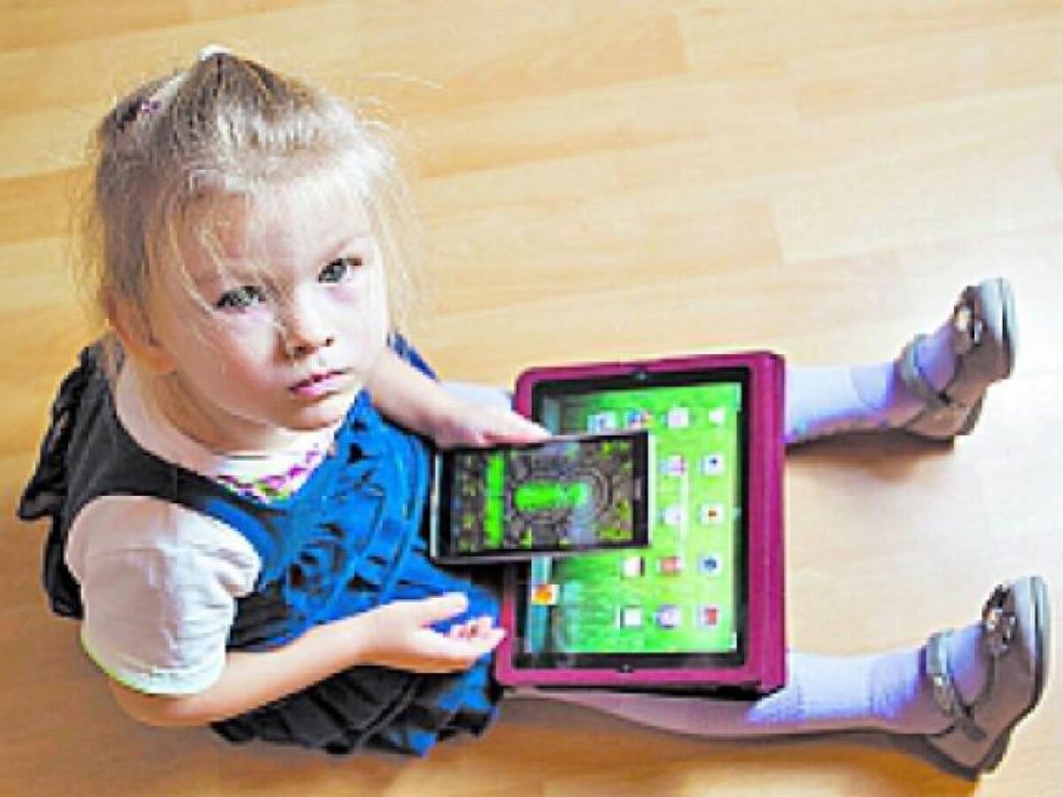 Компьютерный планшет игровой. Планшет для детей. Современные дети и гаджеты. Планшет для девочек. Современные дошкольники и планшет.