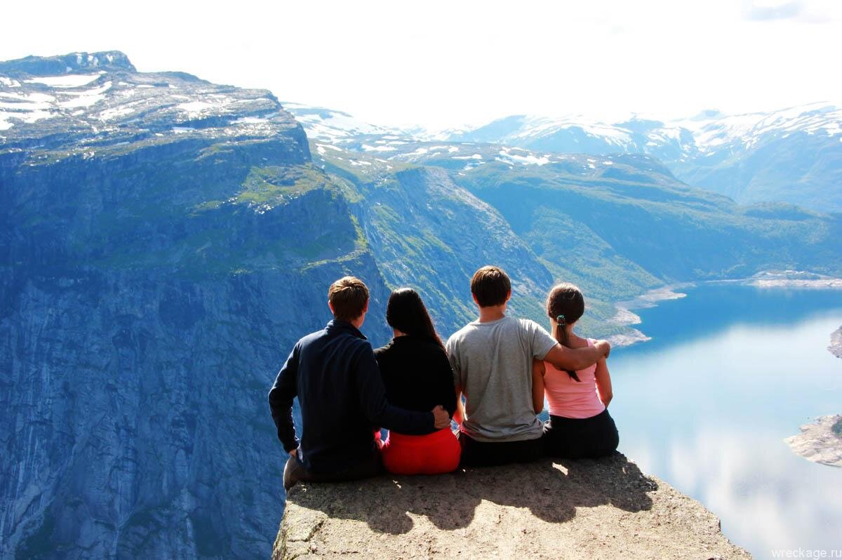 Trolltunga hello Internet