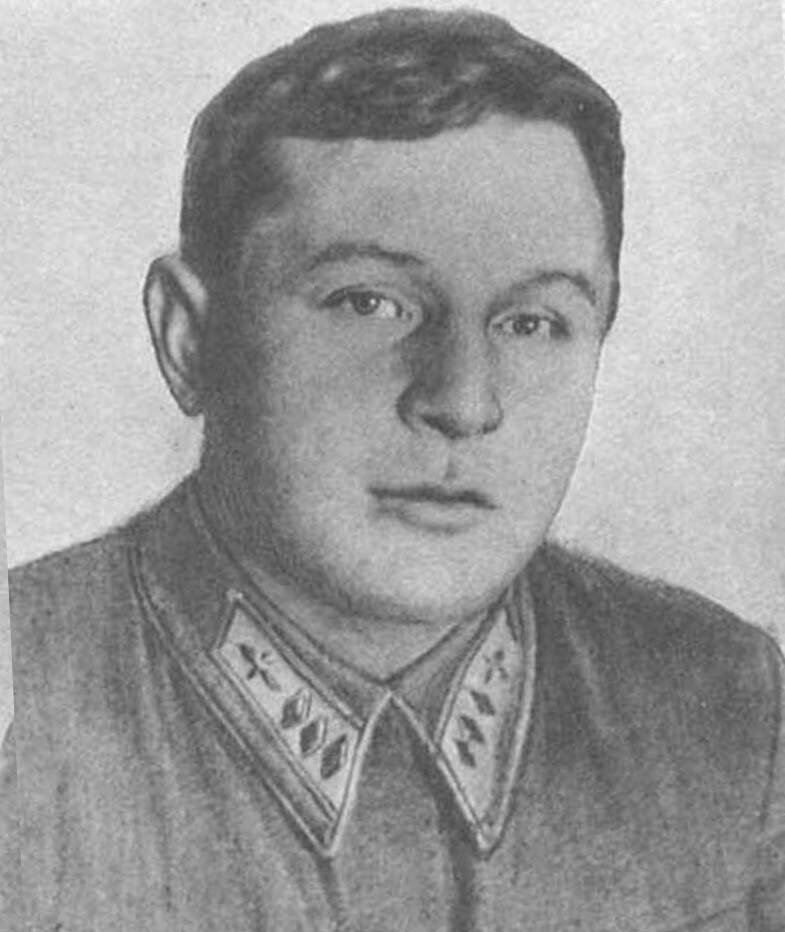 Рычагов в звании генерала-лейтенанта авиации