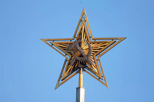 Так выглядели первые кремлевские звезды