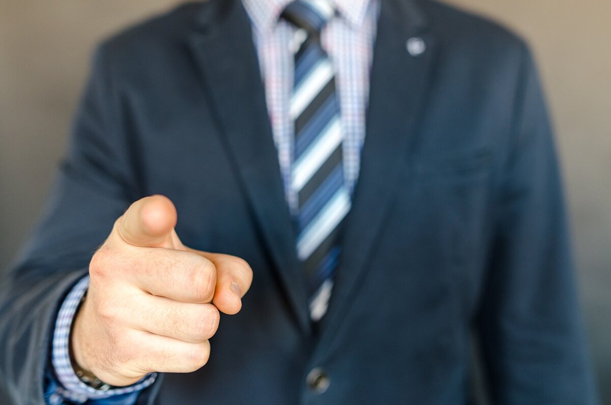 https://pixabay.com/photos/business-businessman-male-work-2879465/