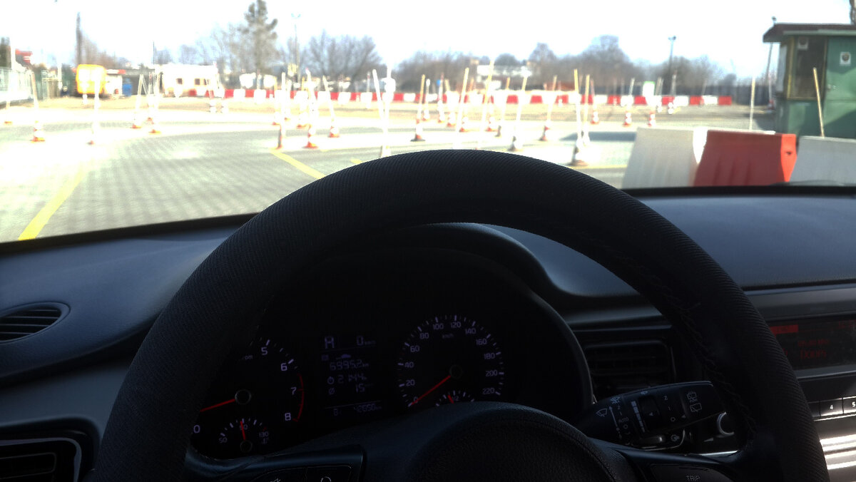 Вид из KIA Rio на наш полигон