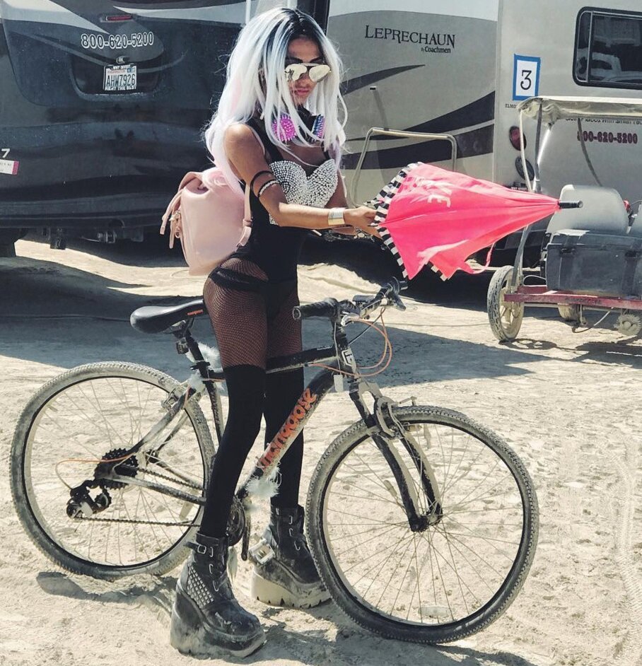 Девушки Burning Man