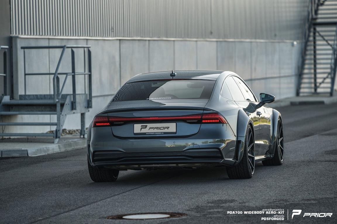 Задняя часть Audi A7 C8 очень привлекательна. 