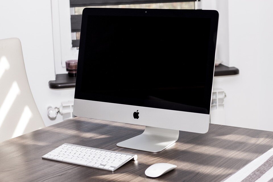 https://pixabay.com/ru/photos/imac-%D1%88%D1%82-%D1%8D%D1%82%D0%BE-apple-inc-%D0%BA%D0%BE%D0%BC%D0%BF%D1%8C%D1%8E%D1%82%D0%B5%D1%80-464737/