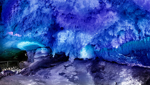 дом в пещере фэнтези. пещера алиса. пещера алиса. озеро в пещере фэнтези. карламанская пещера.