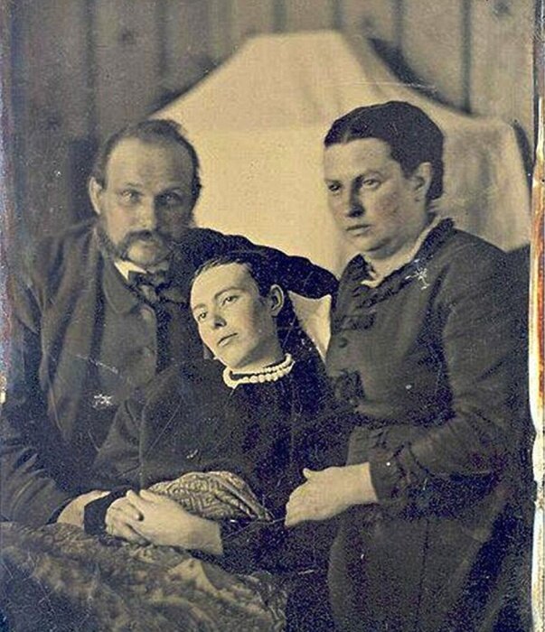 Последнее фото родителей со своей дочерью