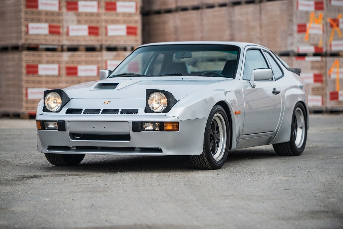 Porsche 924 именно с него был взят образ и некоторые детали для 2108, 