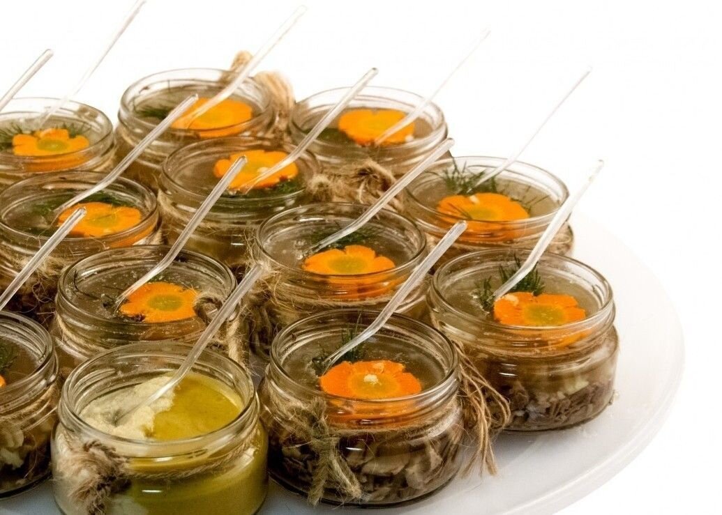 Заливное с говядиной в баночках от А ля Фуршет за 1 870 ₽