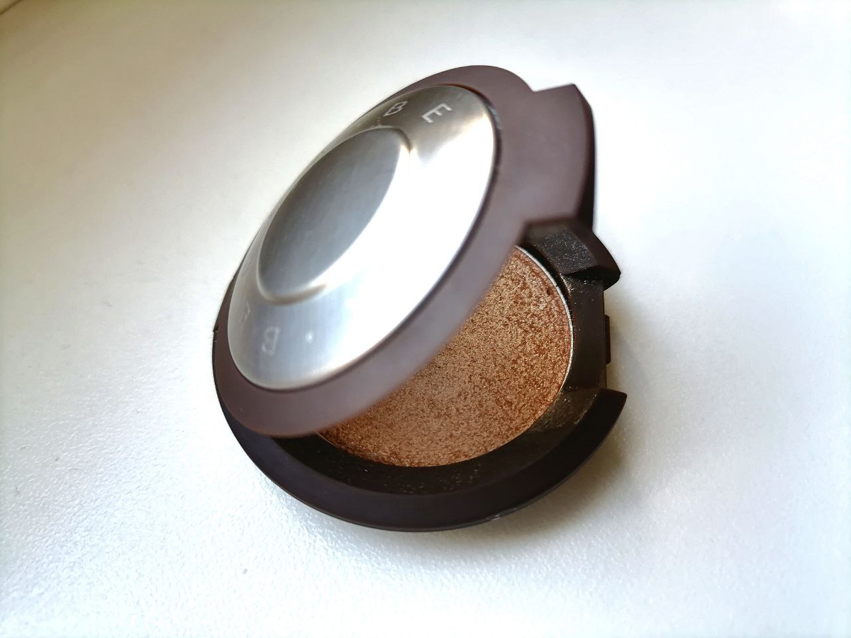 Тени для век можно заменить и хайлайтером