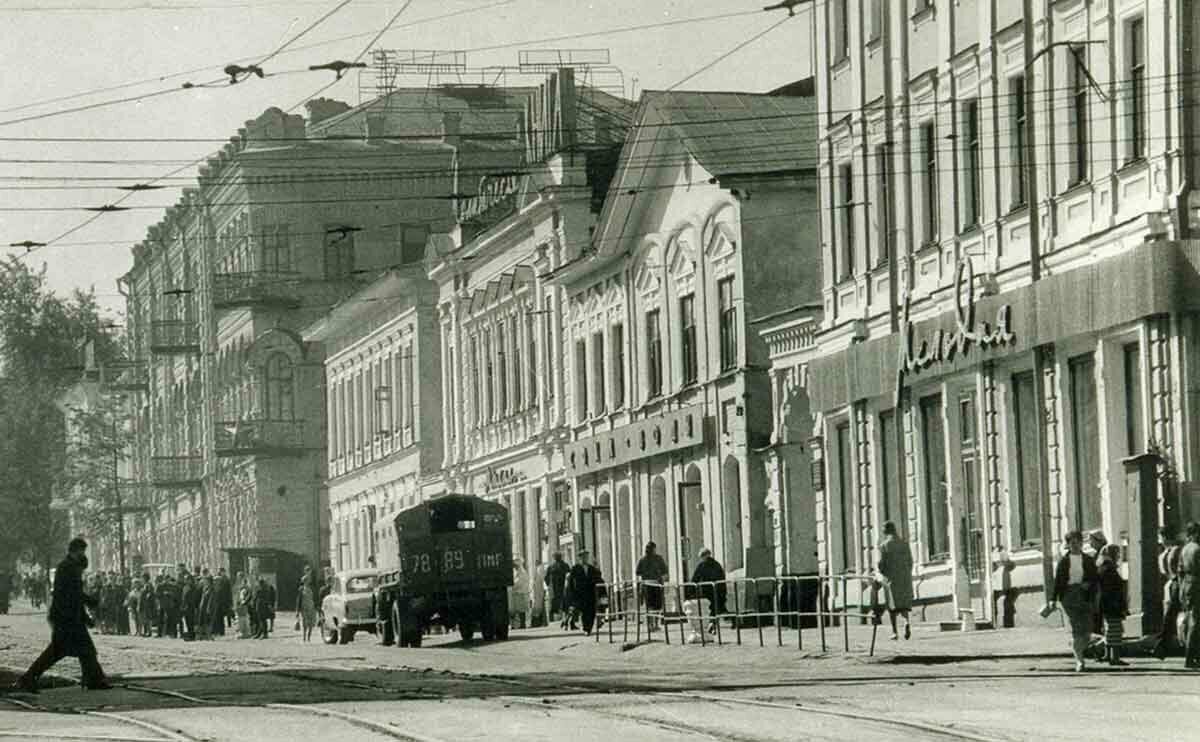 Дама-ясновидица в шляпе и лисьем манто | Отель для странных рассказов | Дзен