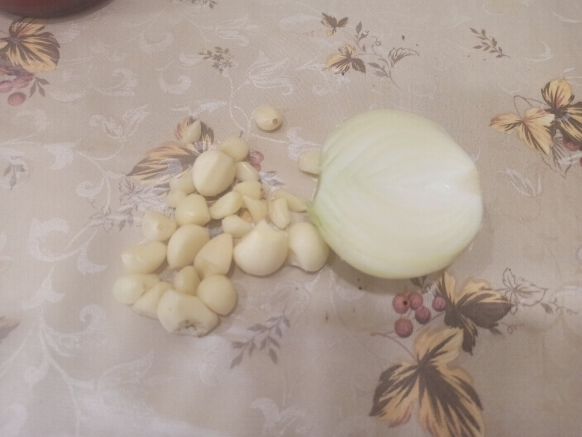 Лук и чеснок.