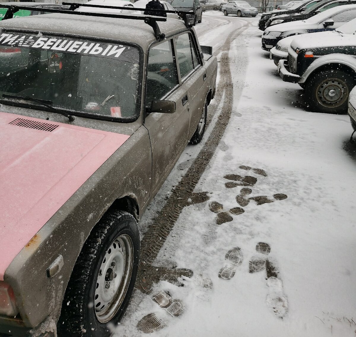 Даже в таких казалось бы элементарных  местах, машина могла забуксовать.